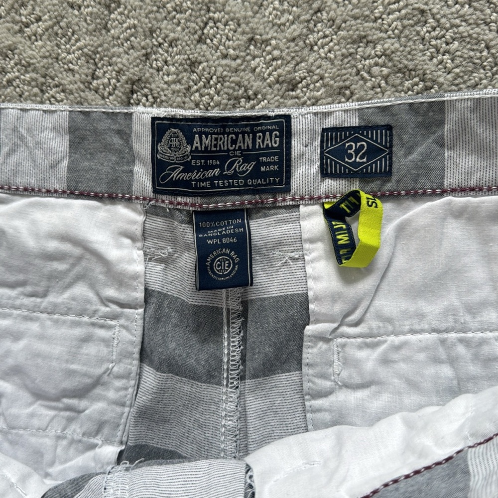 American Rag Shorts, 32 - Picture 3 of 4